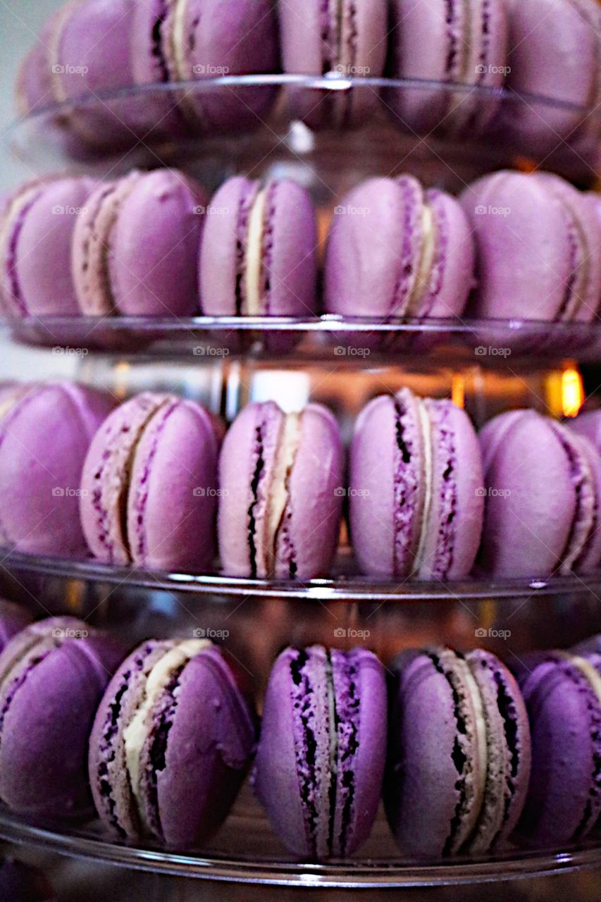 Delicious purple macarrons! 