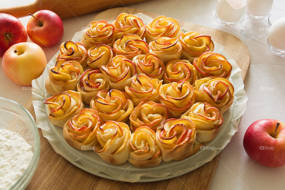 Cooking apple rose tart