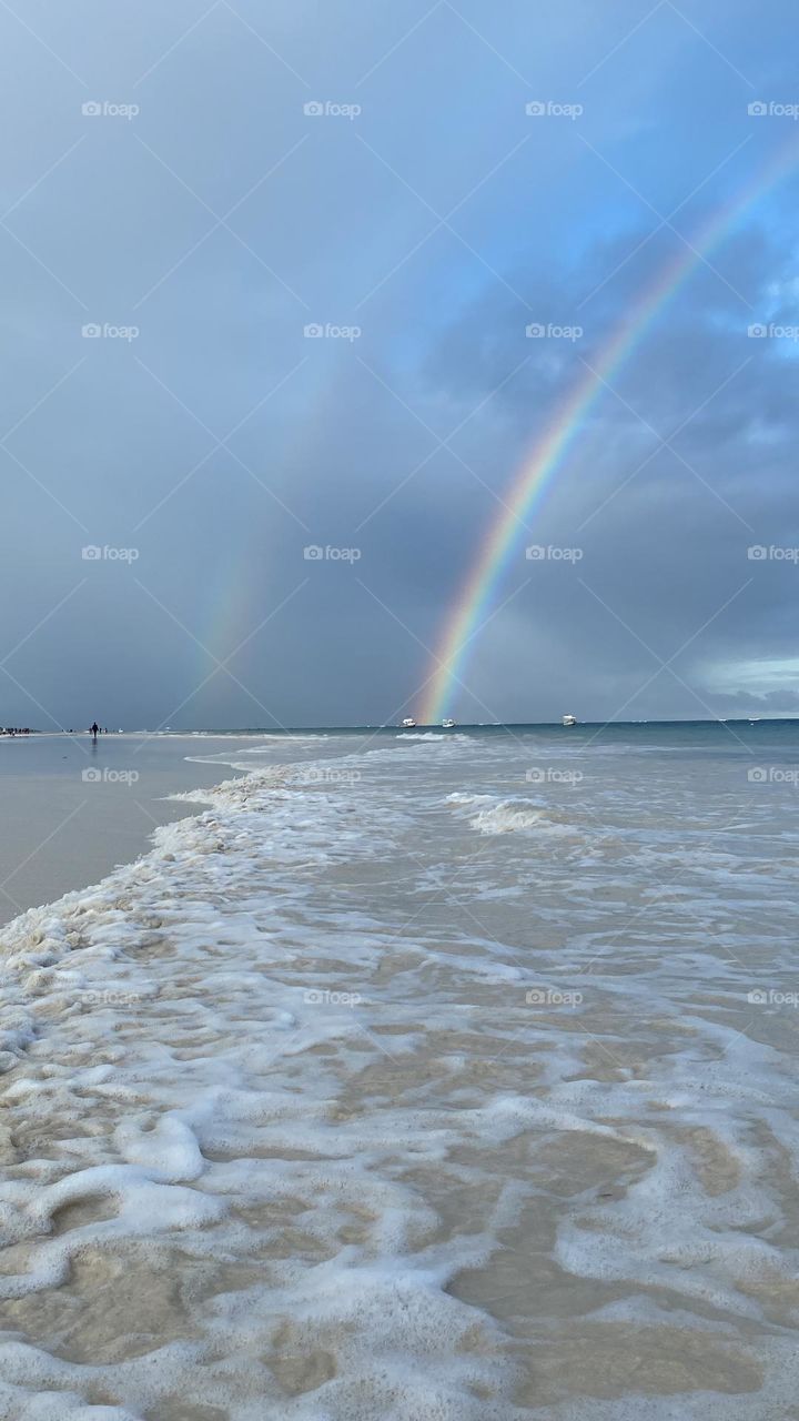 Rainbow at the ocean 