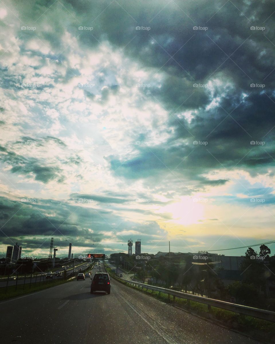 Entardecer em Jundiaí , SP - Brasil 19h
A natureza é perfeita, não?