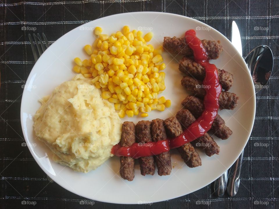 Cevapcici and mashed potatoes on a Sunday afternoon