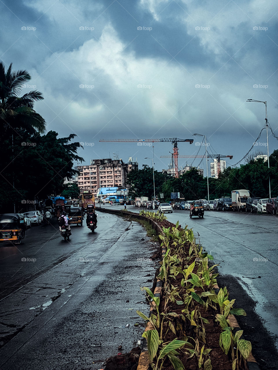 It's Monsoon time- Picture has been captured on Realme 6i and colour graded on Adobe Lightroom application.
exif-
f/1.8  ISO128   1/2800sec.