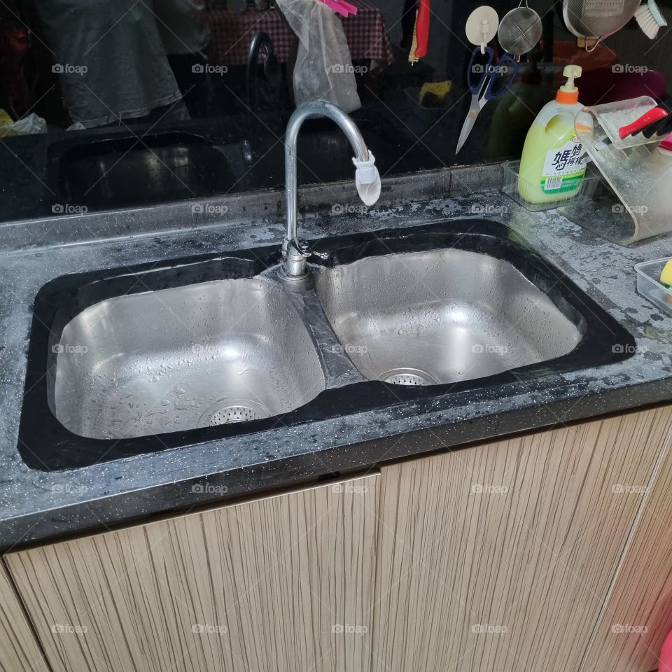 Kitchen sink