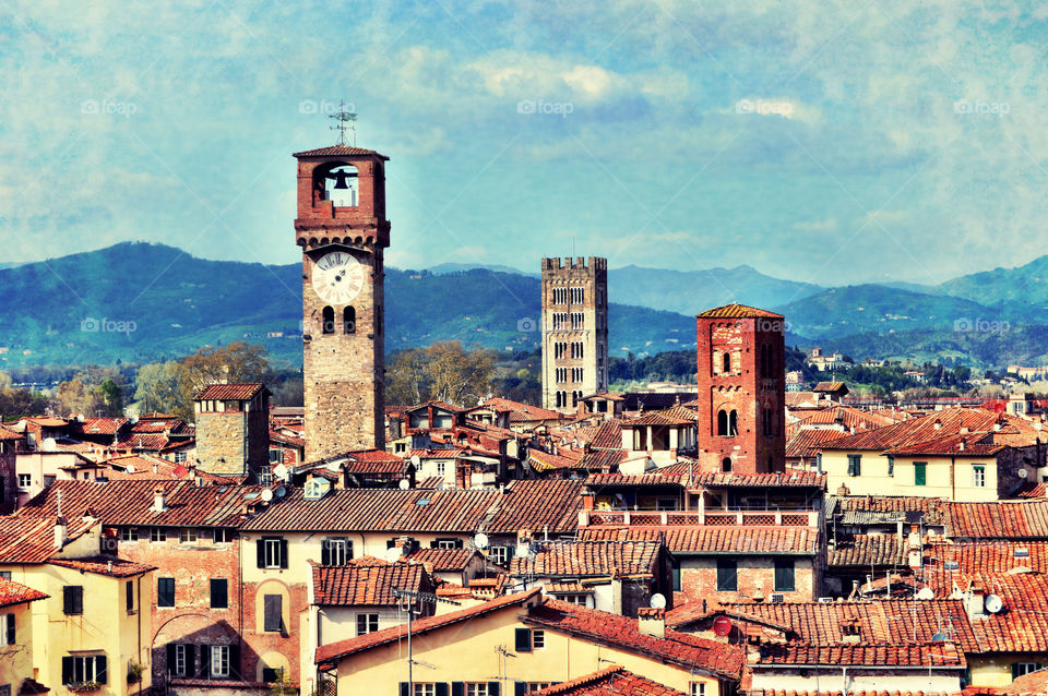 Torre delle Oro clock tower, Lucca, Italy