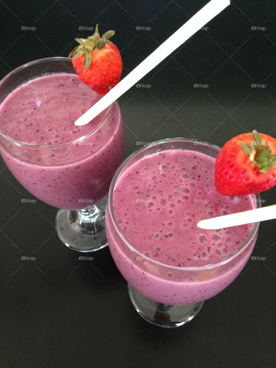 Smoothie Time. Triple Berry and Banana Smoothie 