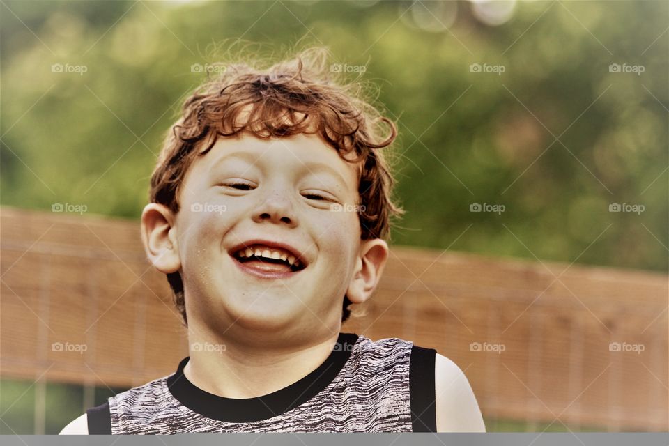 Like a child, be happy for no reason. 