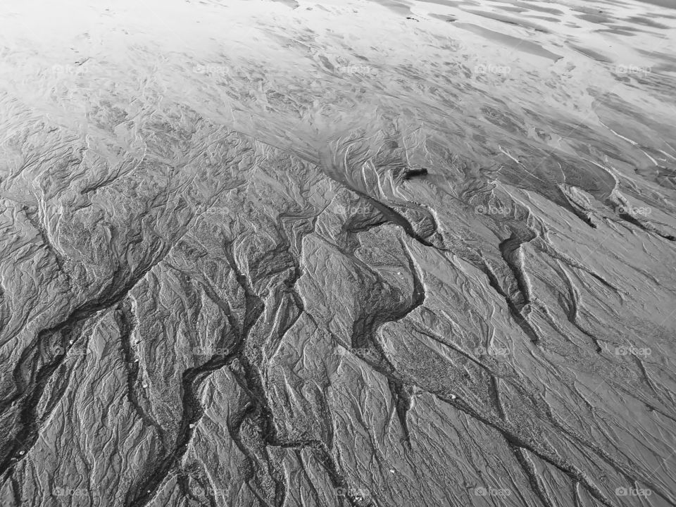 sand cracks