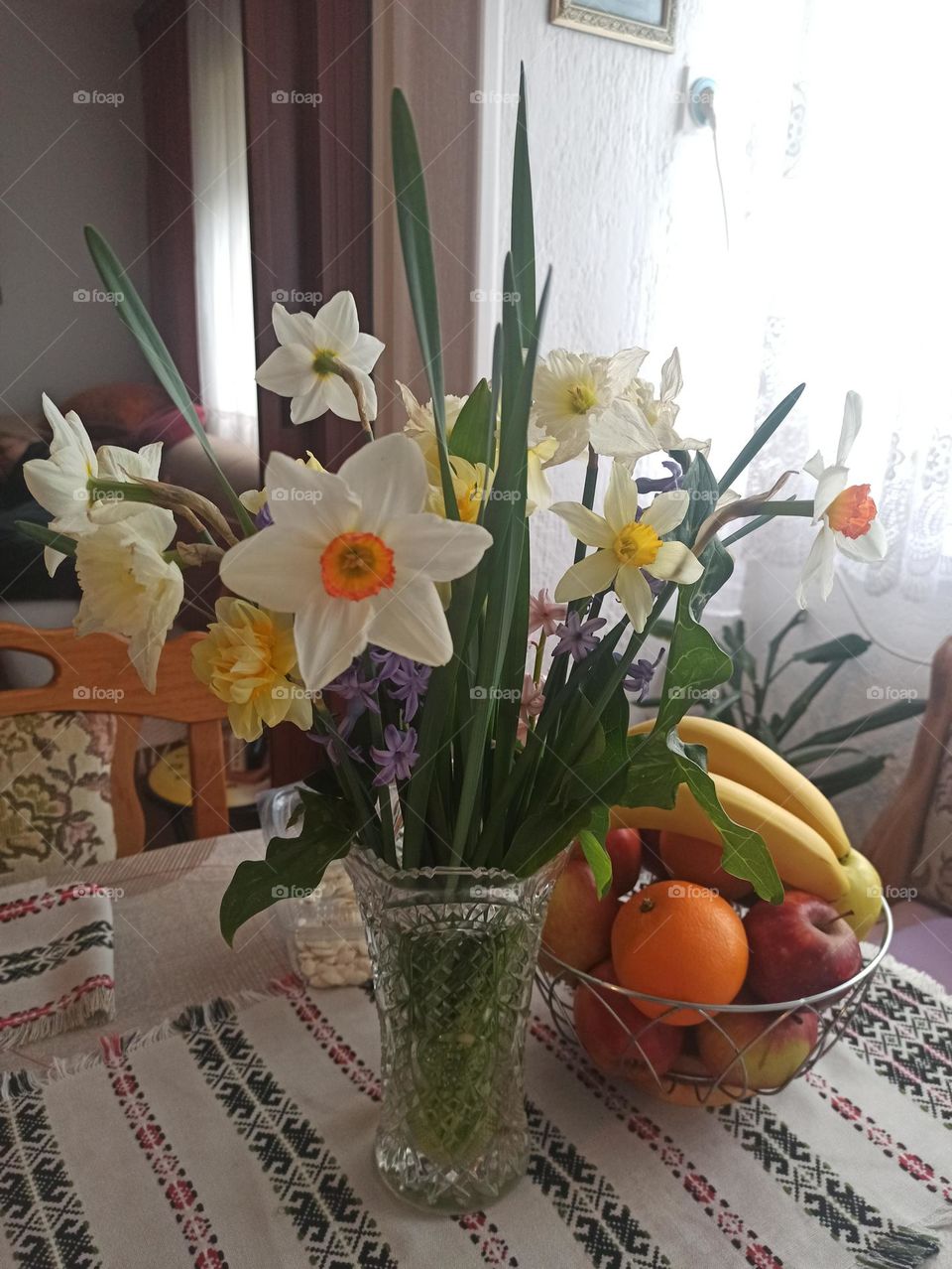 narcissus with fruit
