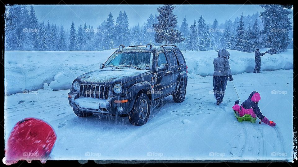 Jeep in the snow 