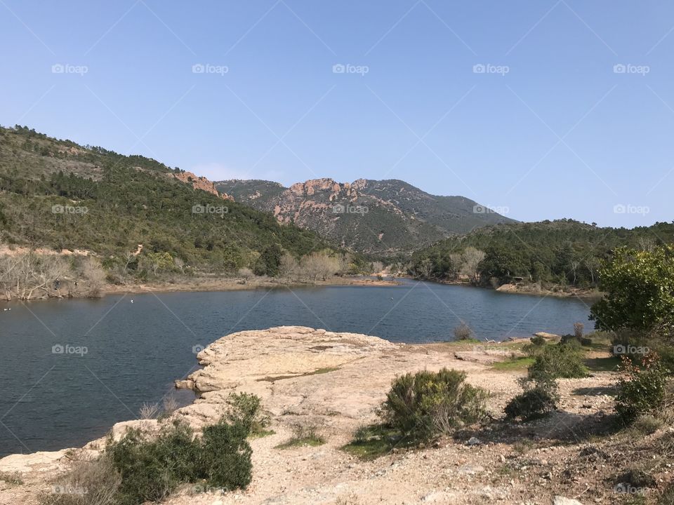 small lake in the Adrets de l’Esterel