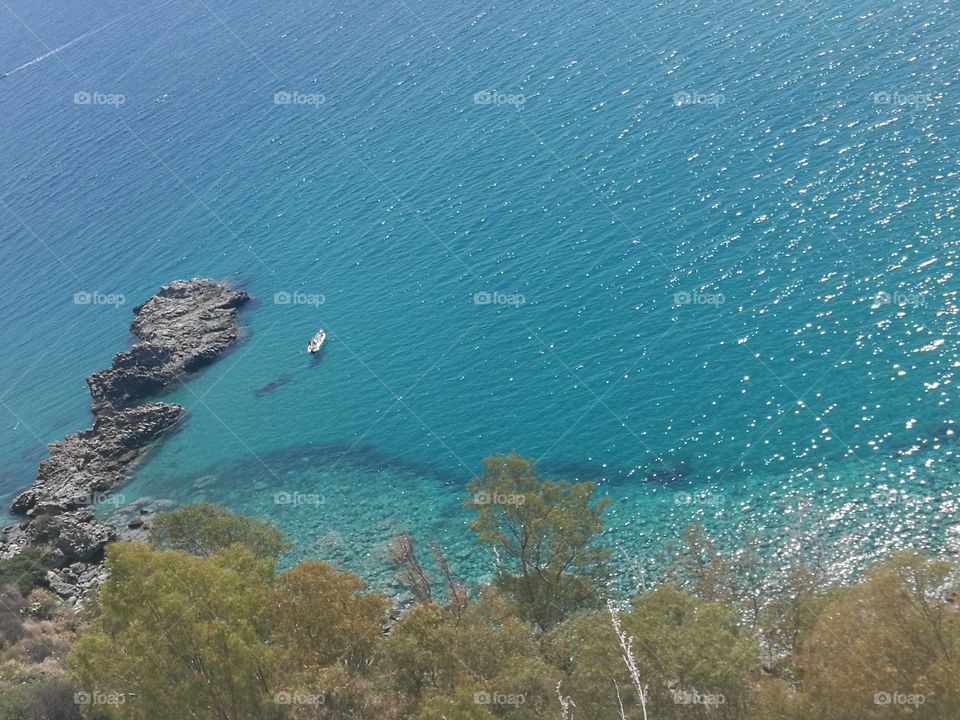 The clear and perfetto sea in fronte of Caminia beach, Calabria, Italia