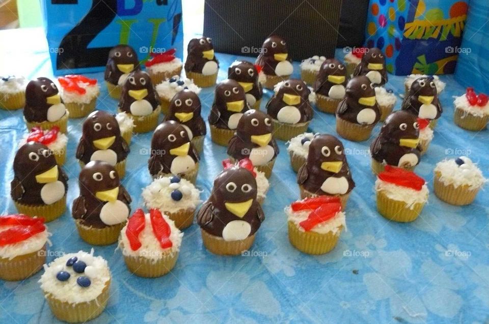 Penguin cupcakes