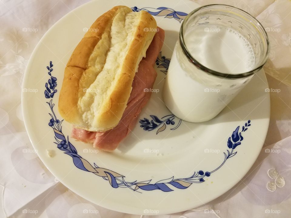 food ham sandwich