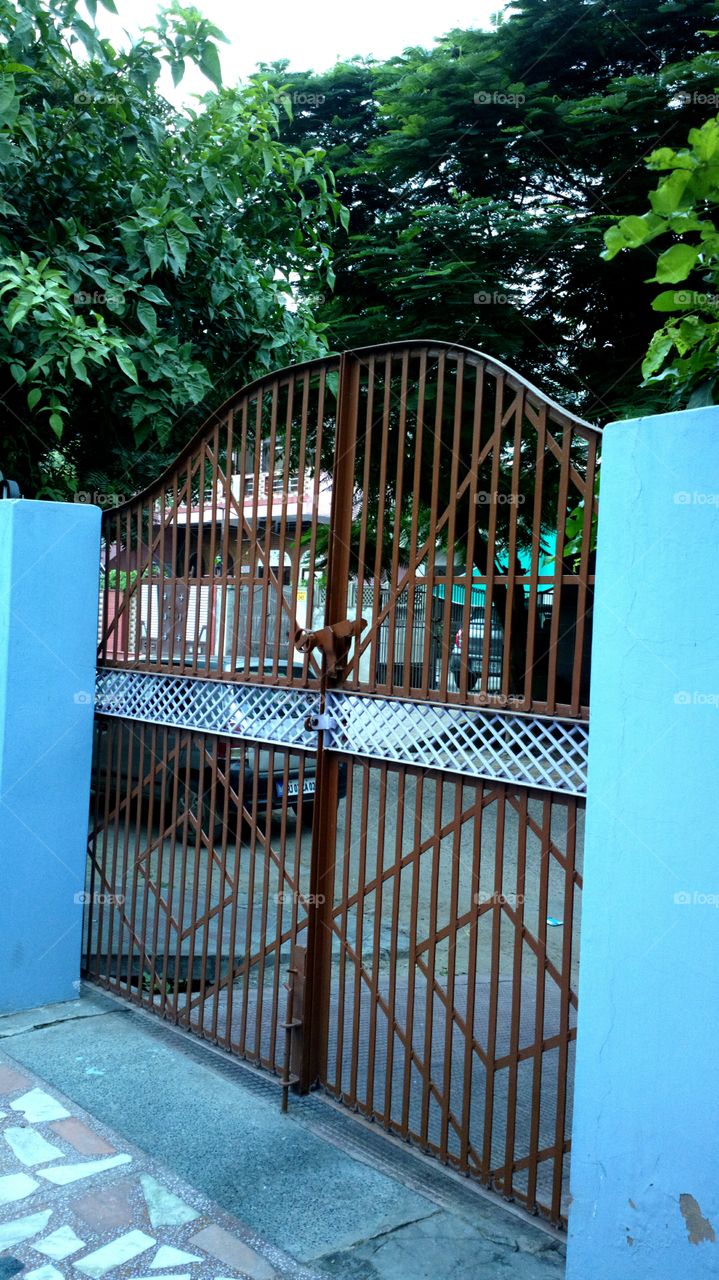 gate