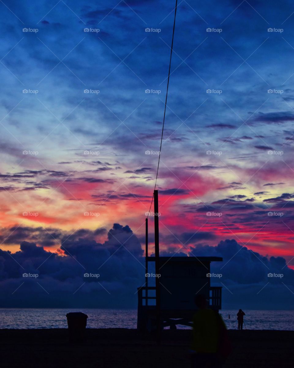 Sunset at Santa Monica beach 