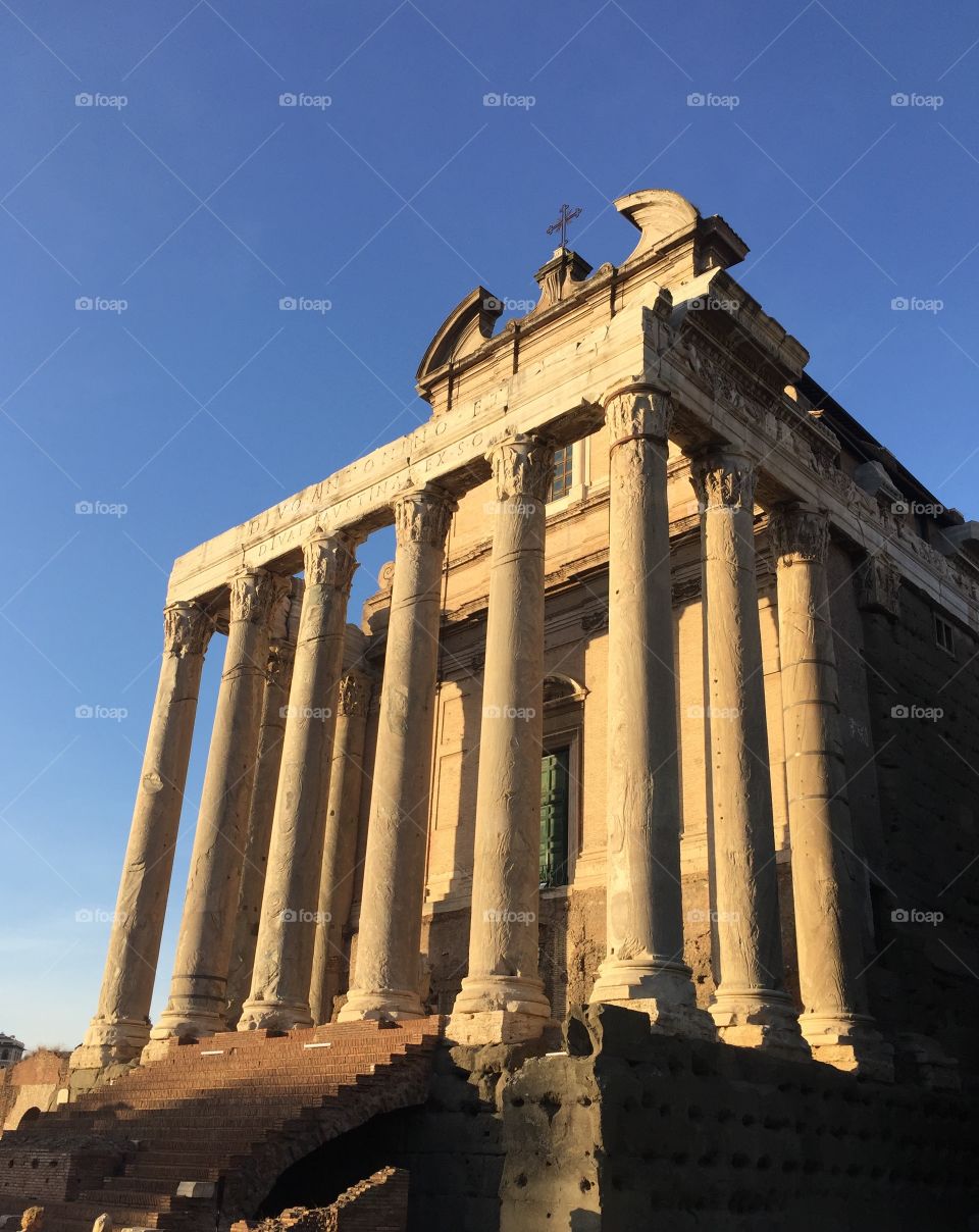 temple of antoninus and faustina 