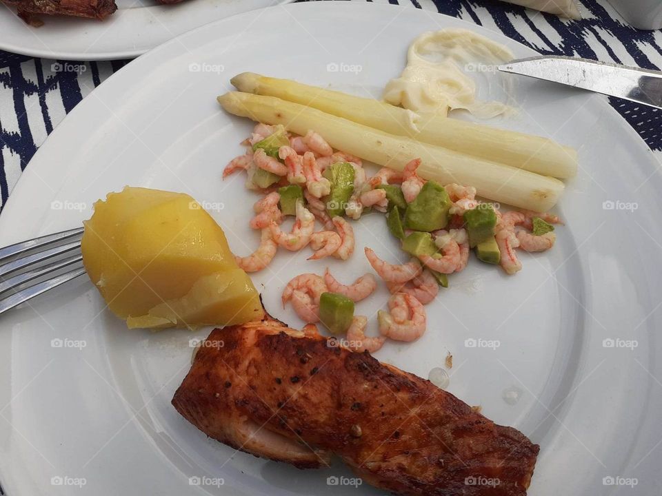 asparagus potatoes fish