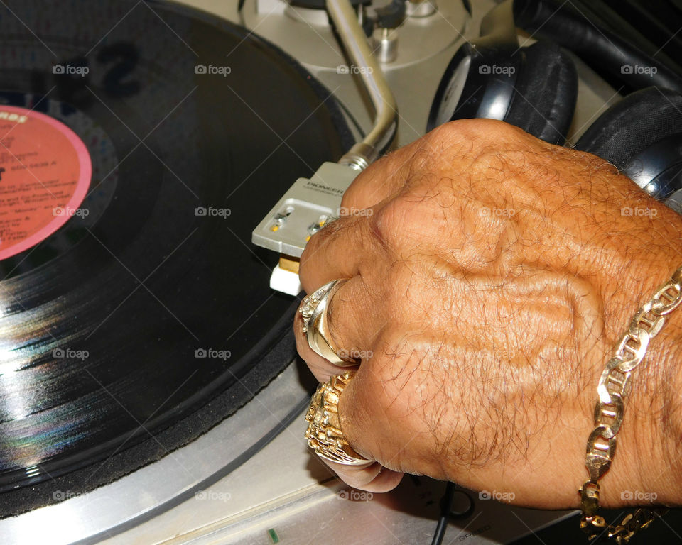 This was an era when you could understand the  words singers were saying, they dressed to kill, their choreography was precise and you could dance to it! Old School RULES!