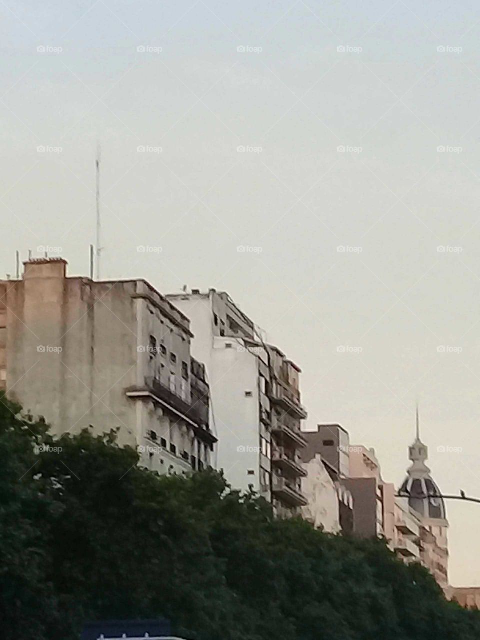 vista de típicos edificios de una ciudad