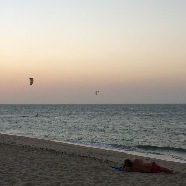 Couple + Sunset + Kitesurf. From Cajueiro da Praia - Brazio 