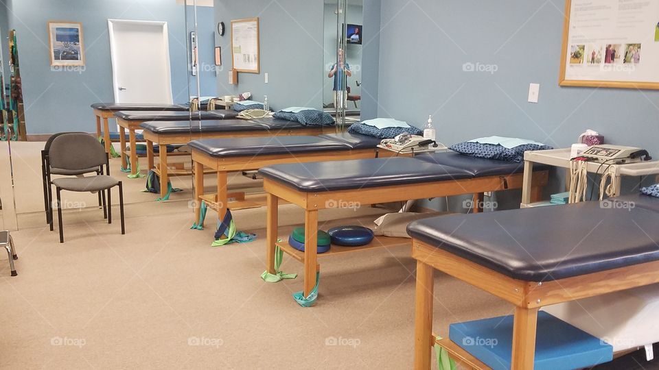 Physical therapy tables