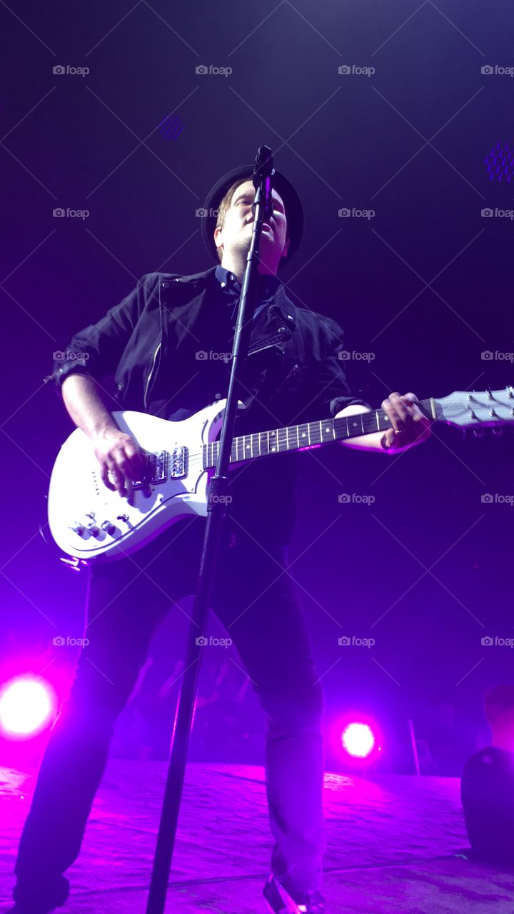 Fall out boy live in action