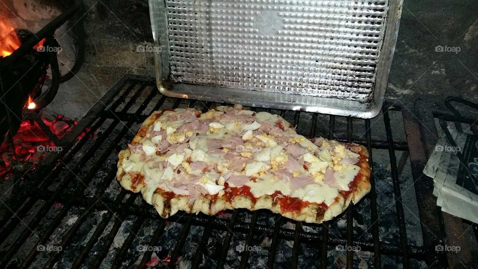 Grilled pizza