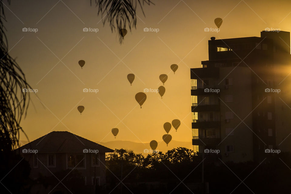 Balloons in the city