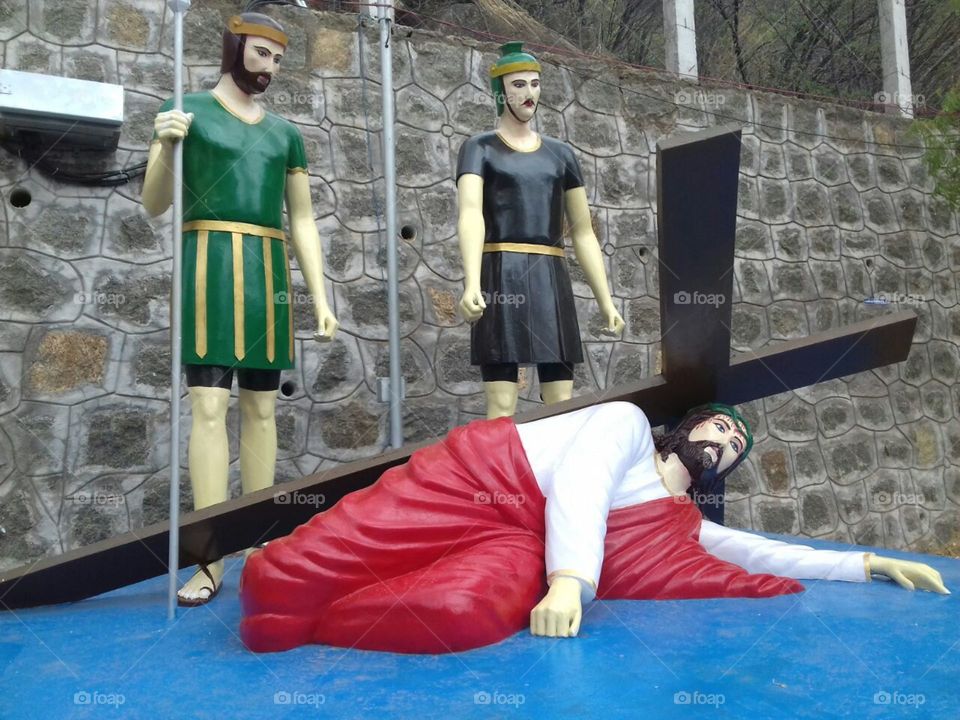 Jesus first fallen to cross