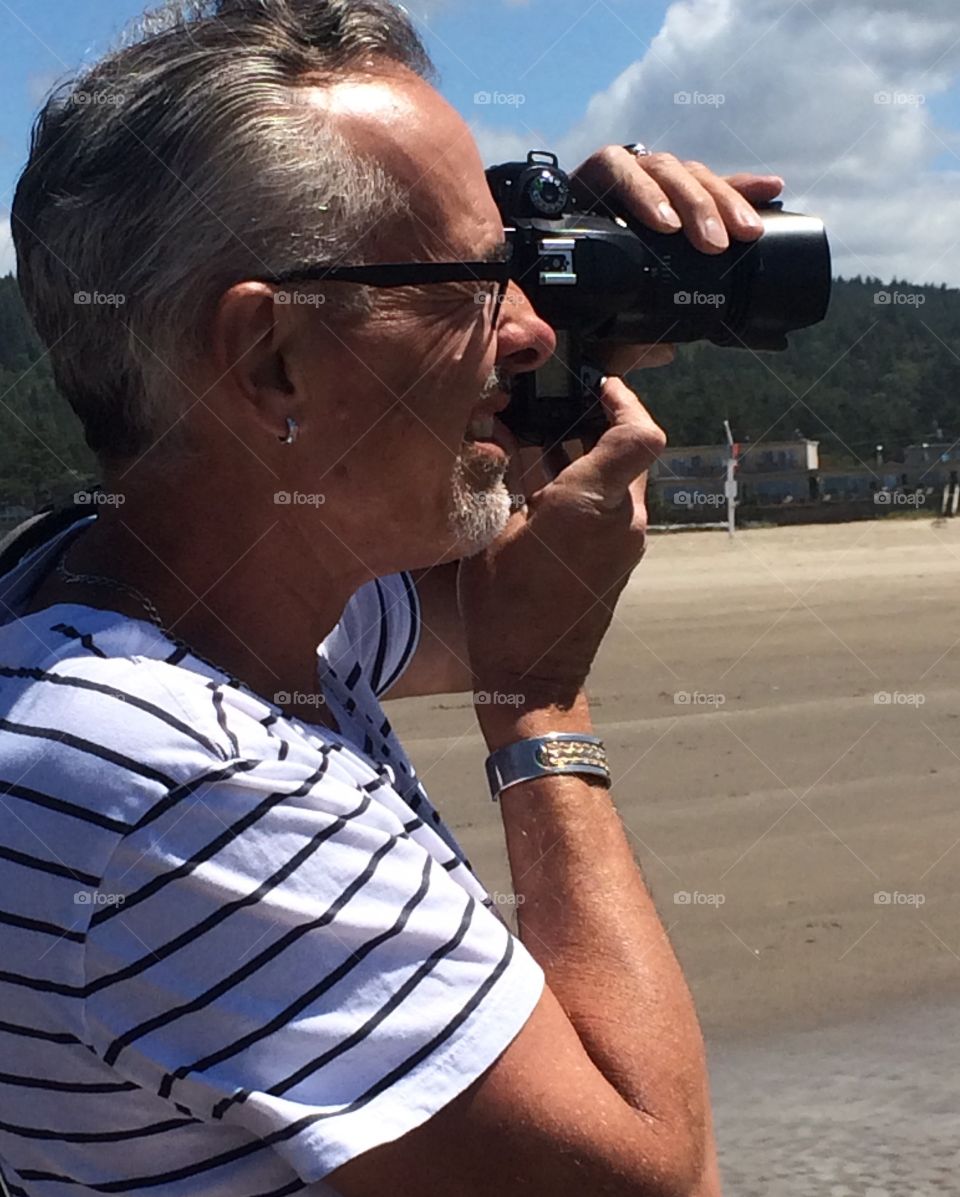 Photographer at the Oregon coast 