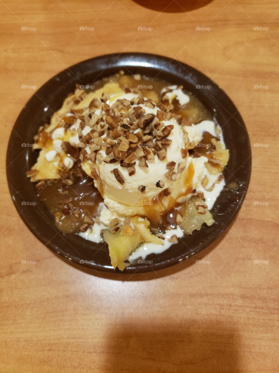 apple pie alamode with caramel