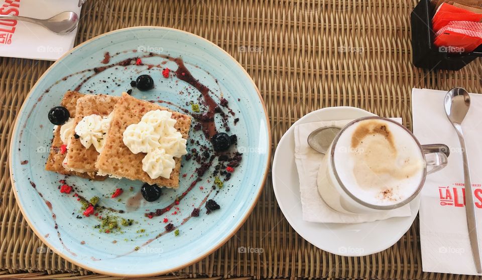 I always have a time for a good coffee and delicious cake.