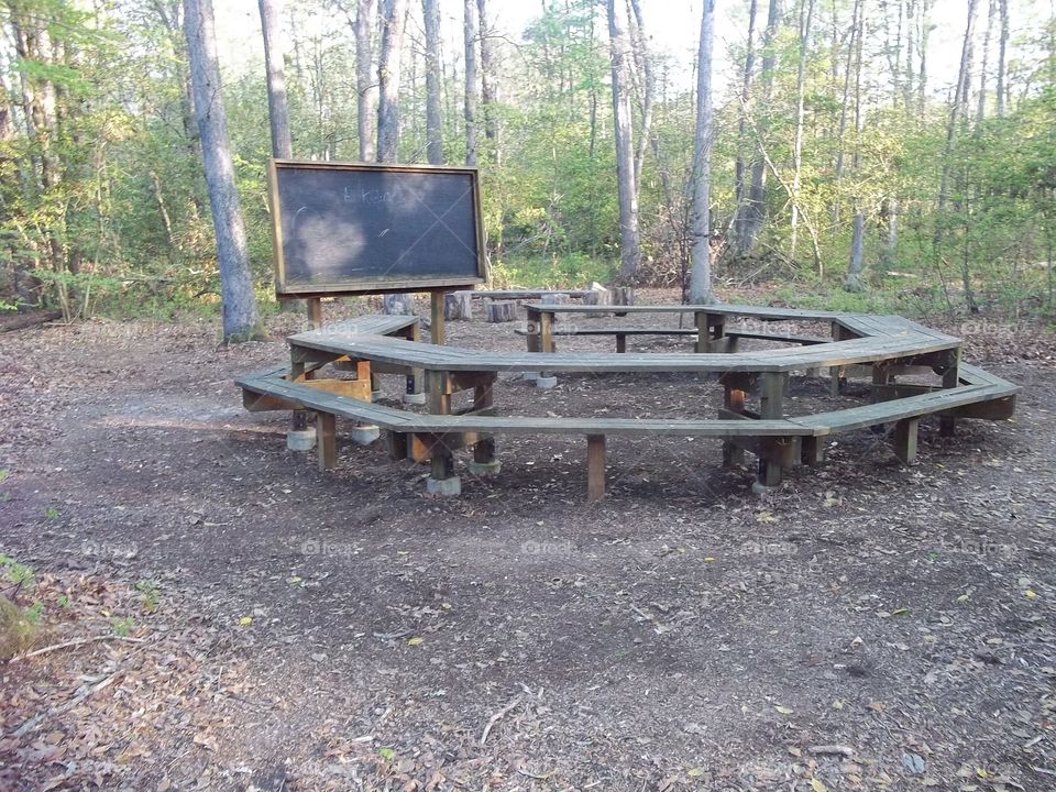 ouside rhound table classroom