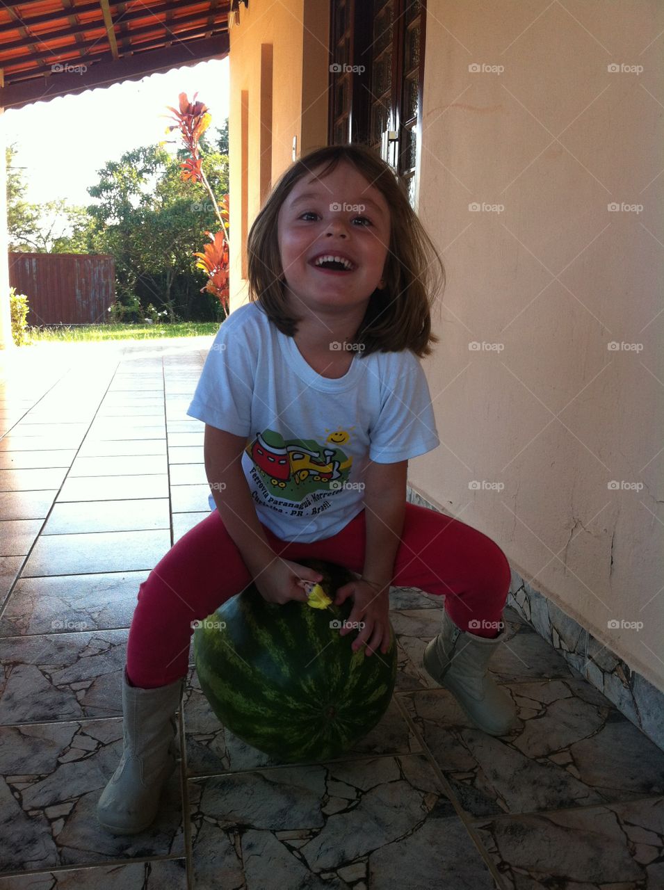 Brincando com a “melancia de estimação” isso mesmo, adotamos uma... fruta! Gostaram?