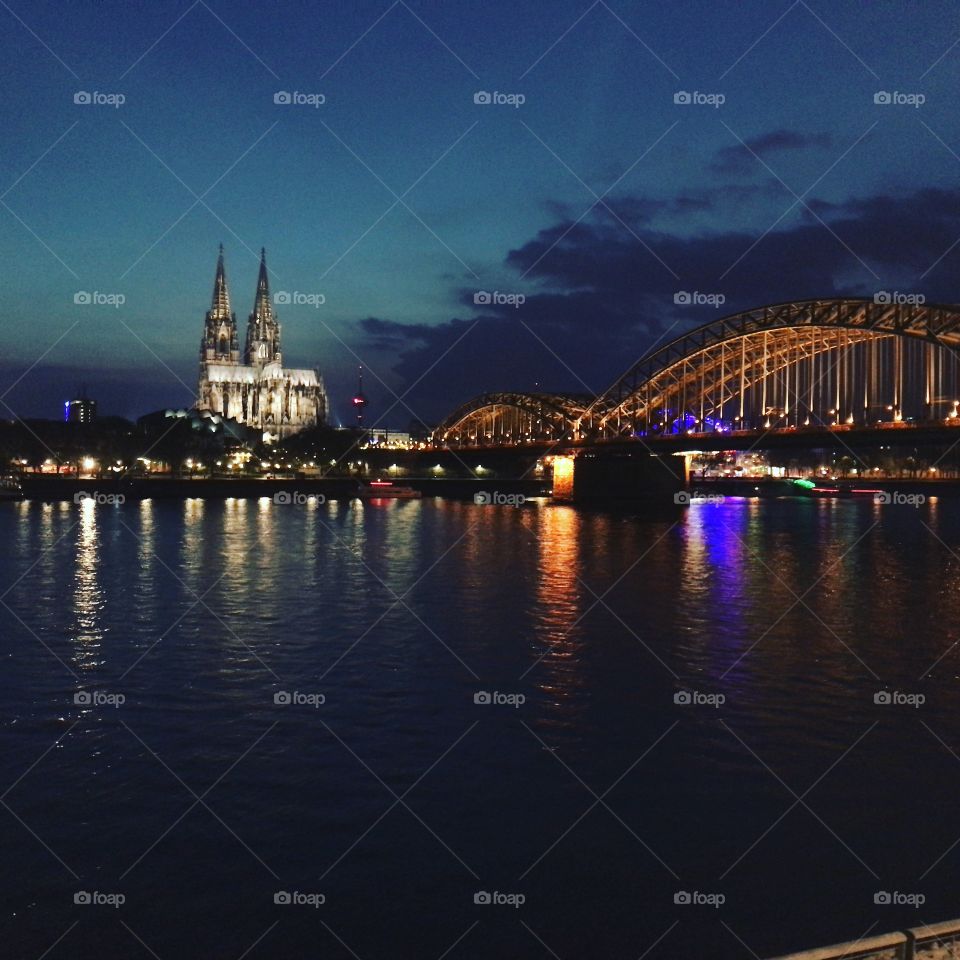 Cologne by night
