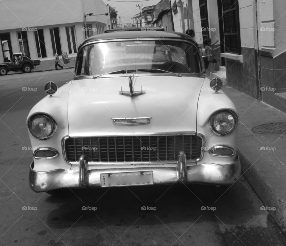 Frozen in time: Streetscapes,Cuban  modes of transportation 