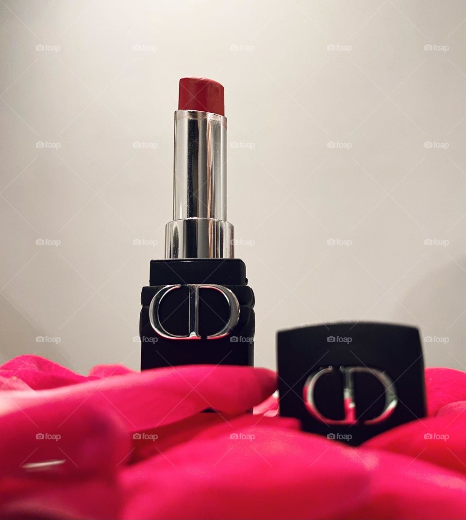 Red lipstick makes me sexy and confident. I love this makeup product.