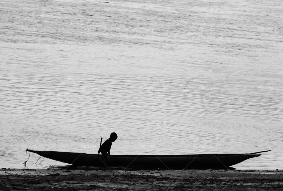 Caption :
no need to be someone else's shadow between the two sides

Location :
Asmat_Papua_Indonesia