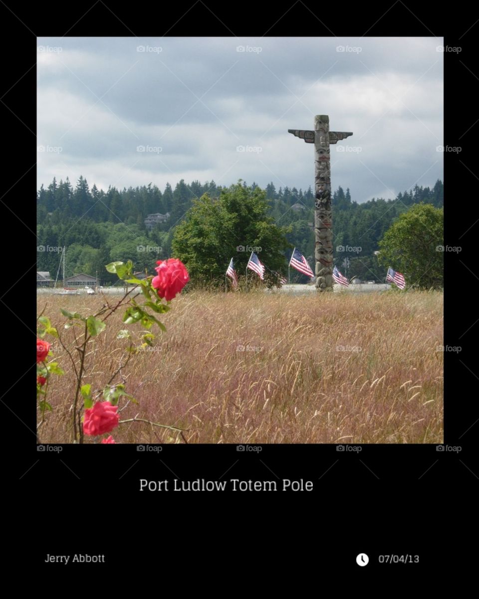 Totem Poll, Port Ludlow, Washington, Olympic Peninsula, view from Port Ludlow Inn