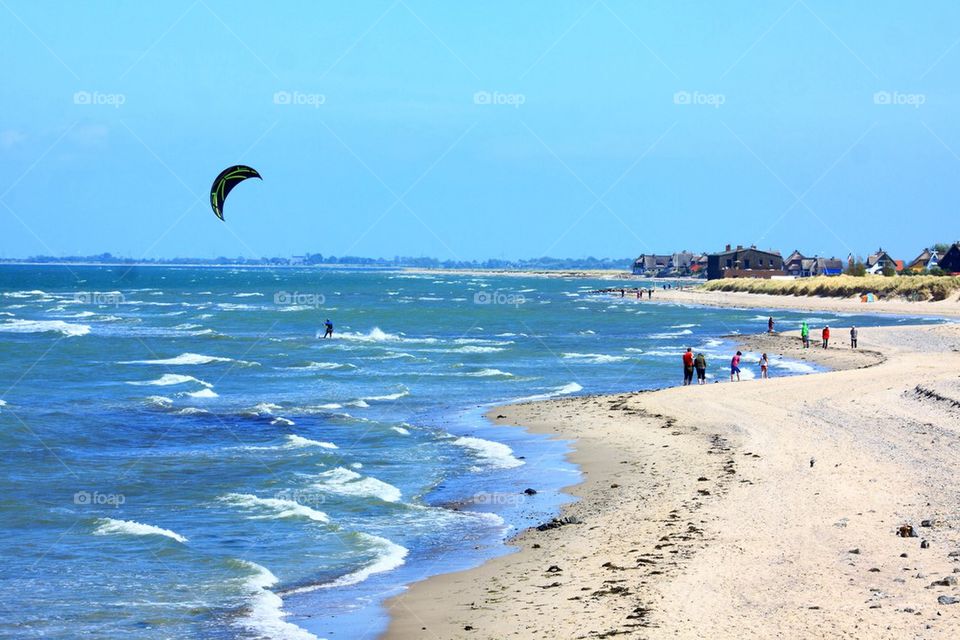 Kitesurfing