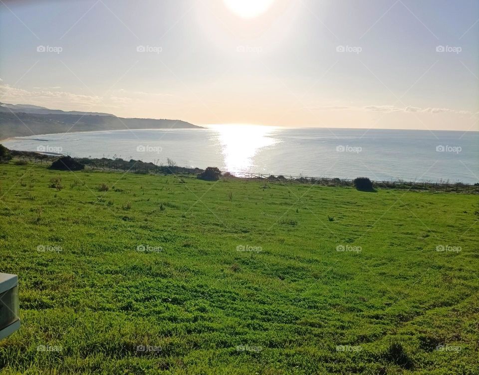 sole riflesso nel mare