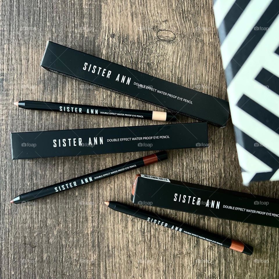 Korean brand of Eyeliner of different tones and glide well