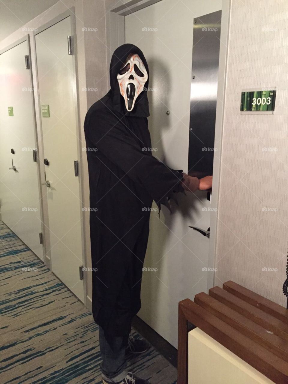 scream at hotel