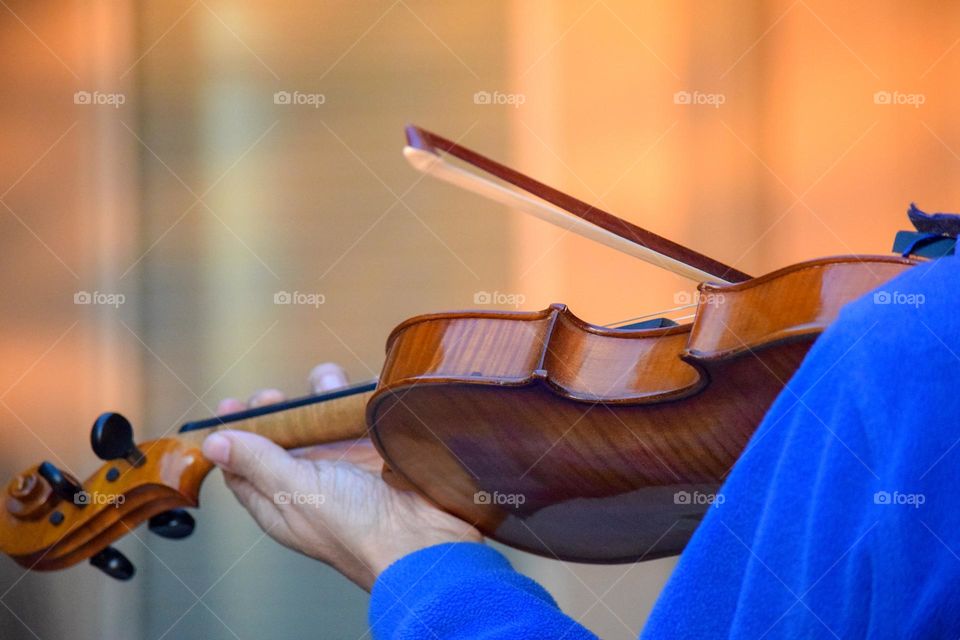 Playing violin 