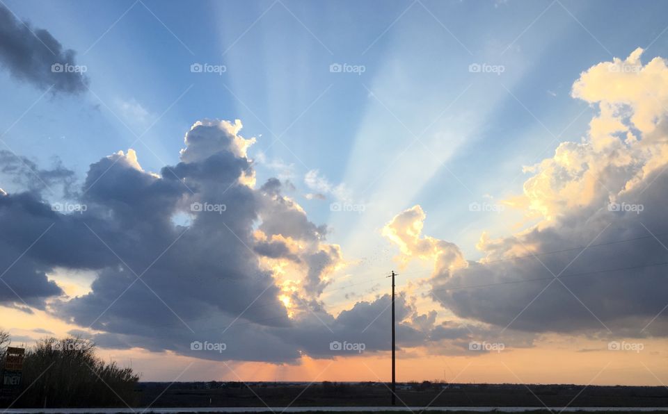 Illuminating sunrays