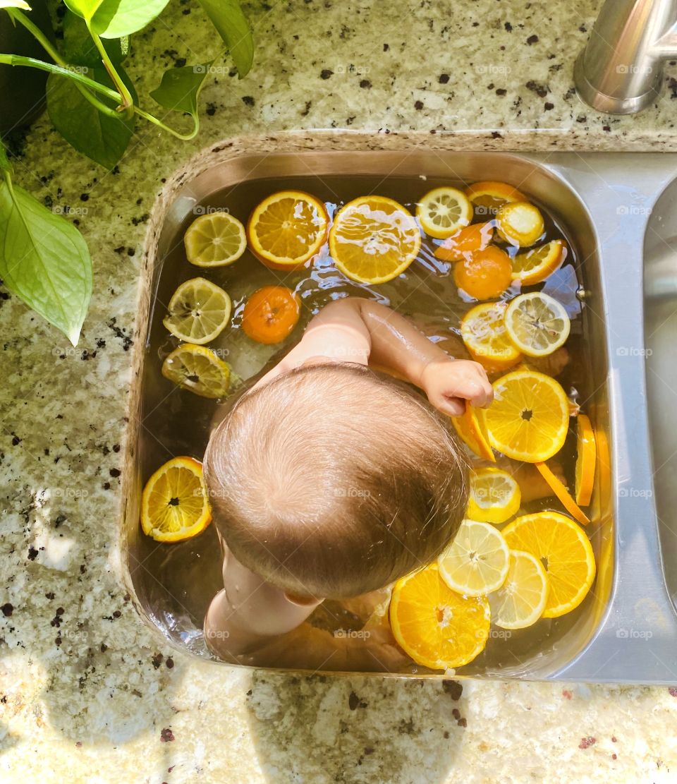 Baby citrus sink bath