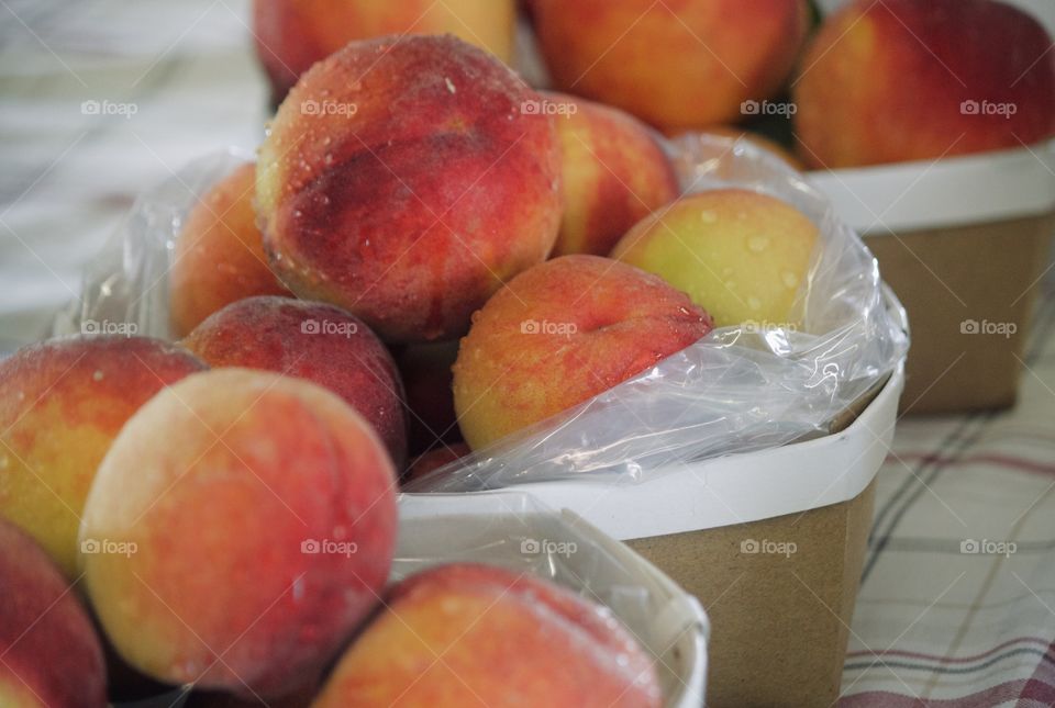 Fresh Peaches 