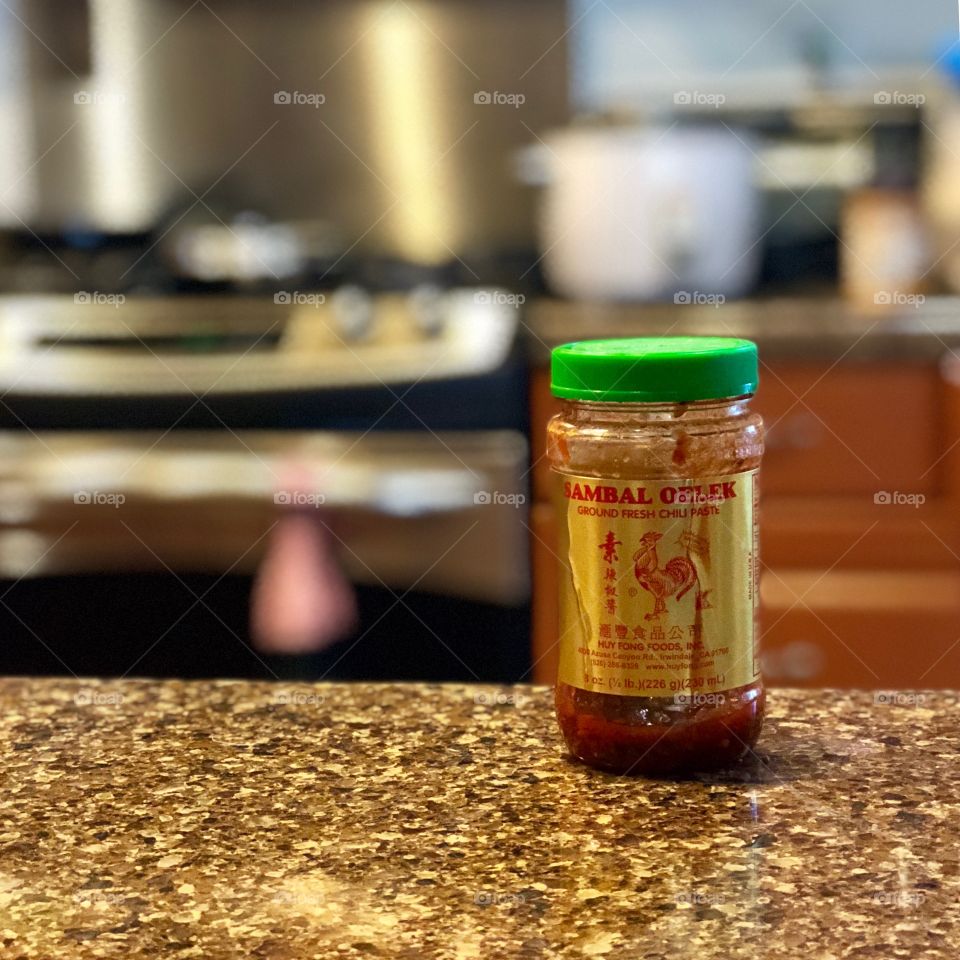 Jar of Huy Fong Foods sambal oelek (ground fresh chili paste)📷