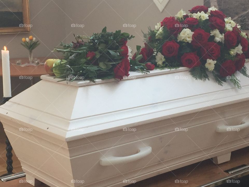 Flower Arrangement, Interior Design, Vase, Furniture, Room