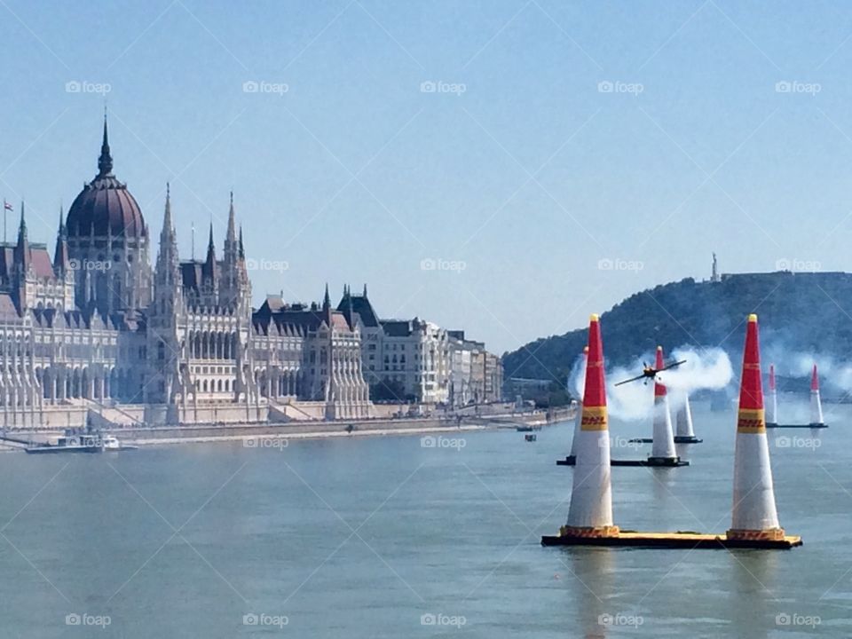 Fly Fast. Trying to capture a stunt plane in Budapest ...